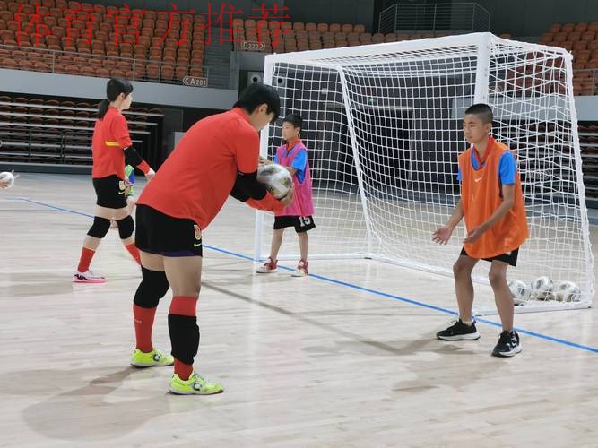 中国U-20国家男子室内五人制足球队走进宜昌市李家湖小学